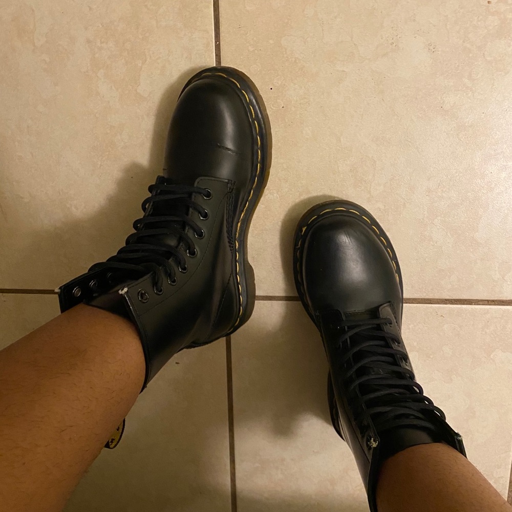 Dr. Martens Boots (1460)